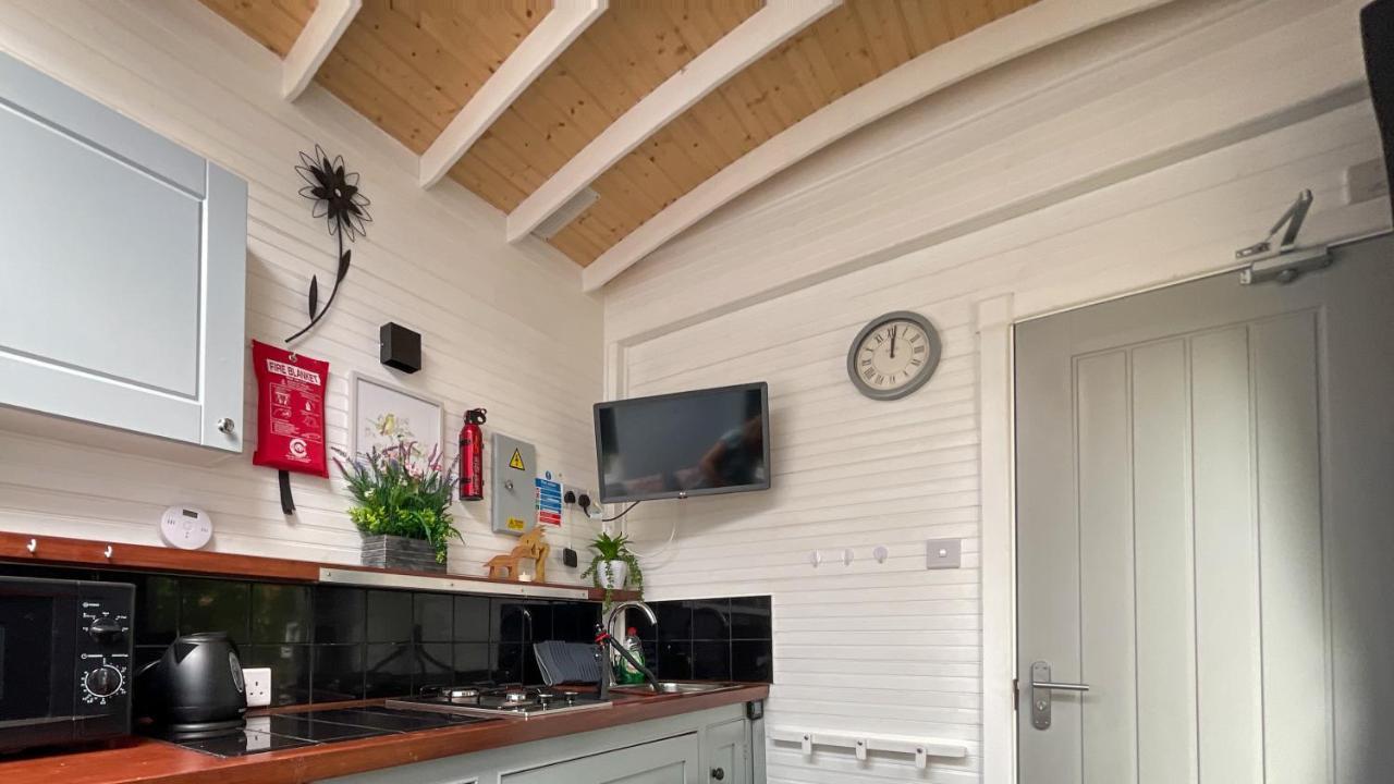 Shepherds Hut Bath Wick  Dış mekan fotoğraf