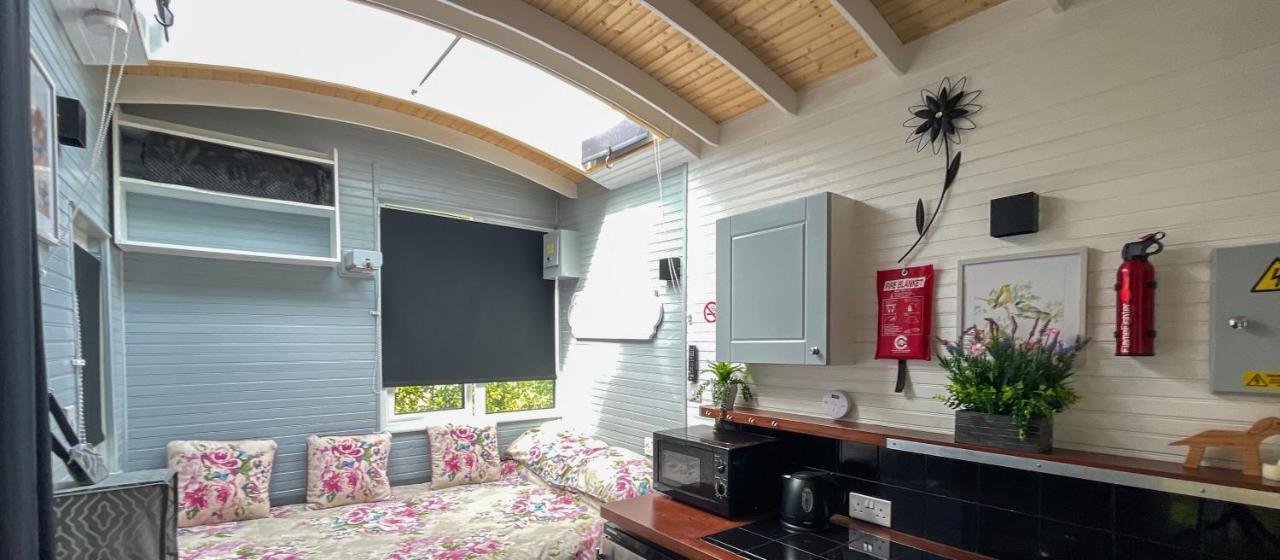 Shepherds Hut Bath Wick  Dış mekan fotoğraf